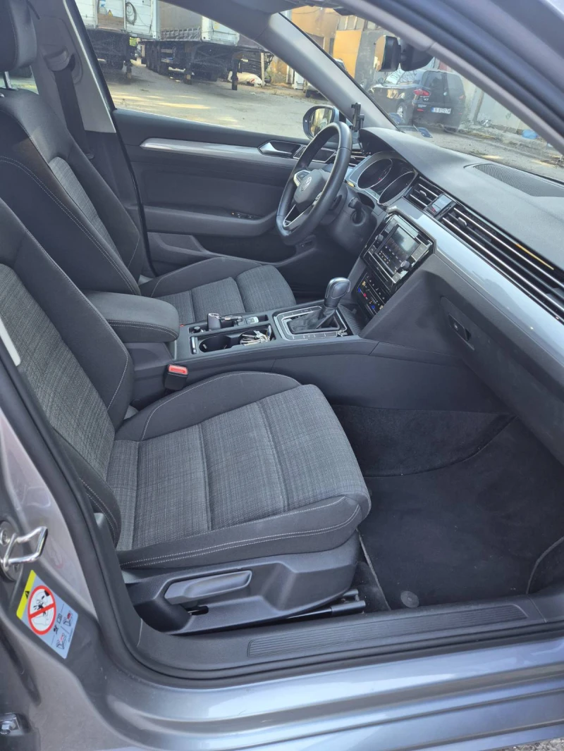 VW Passat, снимка 7 - Автомобили и джипове - 52329626
