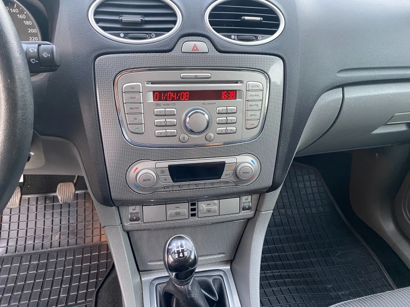 Ford Focus 1.8 i, снимка 8 - Автомобили и джипове - 51518248
