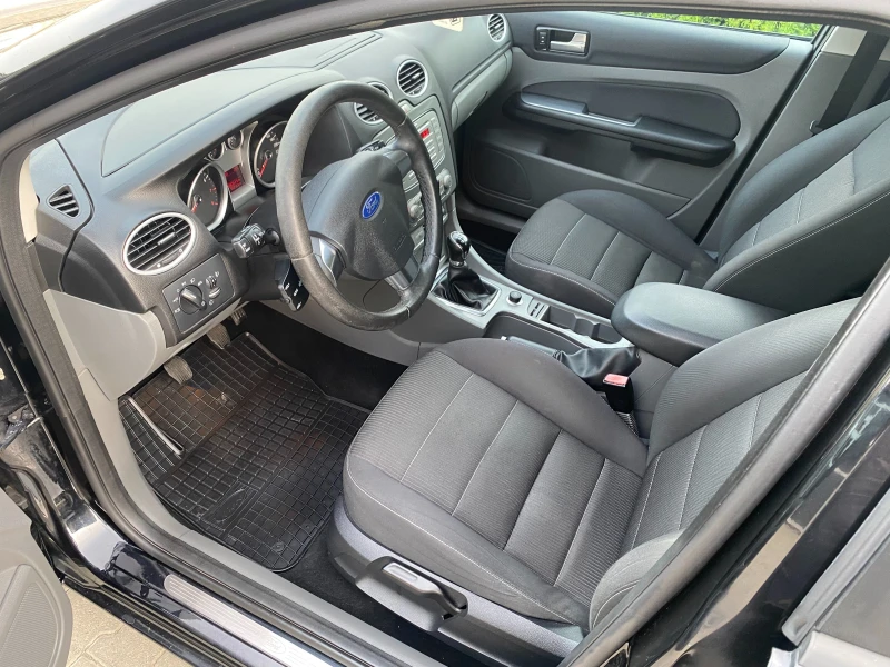 Ford Focus 1.8 i, снимка 6 - Автомобили и джипове - 51518248