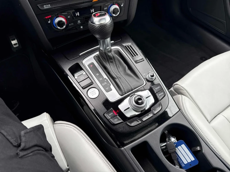 Audi Rs5 * 2dr Cpe * CARFAX * БЕЗ ПЪРВОНАЧАЛНА ВНОСКА, снимка 11 - Автомобили и джипове - 53264184