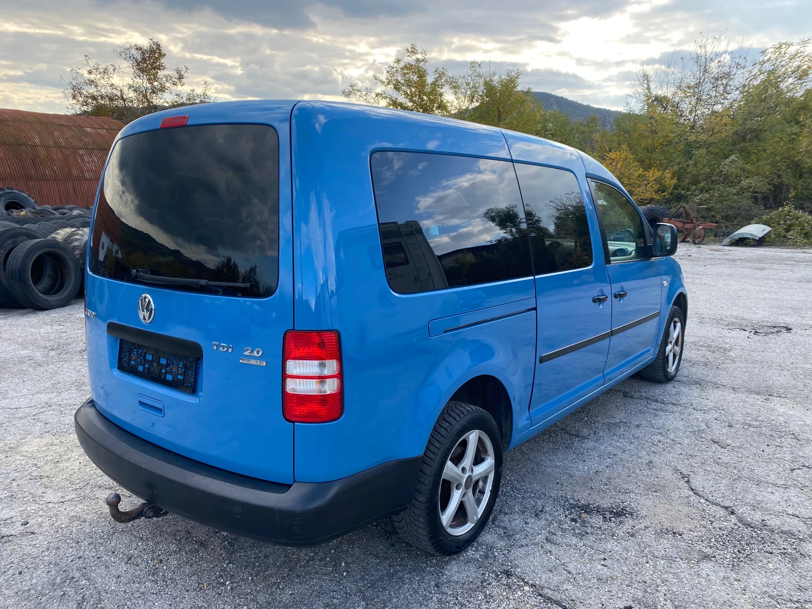 VW Caddy 2.0 TDI 4x4 Швейцария - изображение 3