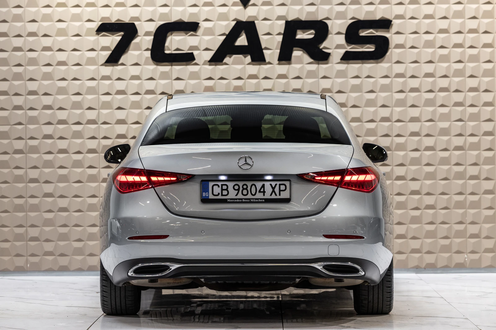 Mercedes-Benz C 300 * AMG LINE * ДИГИТАЛЕН КОКПИТ * LED ФАРОВЕ *  - изображение 5