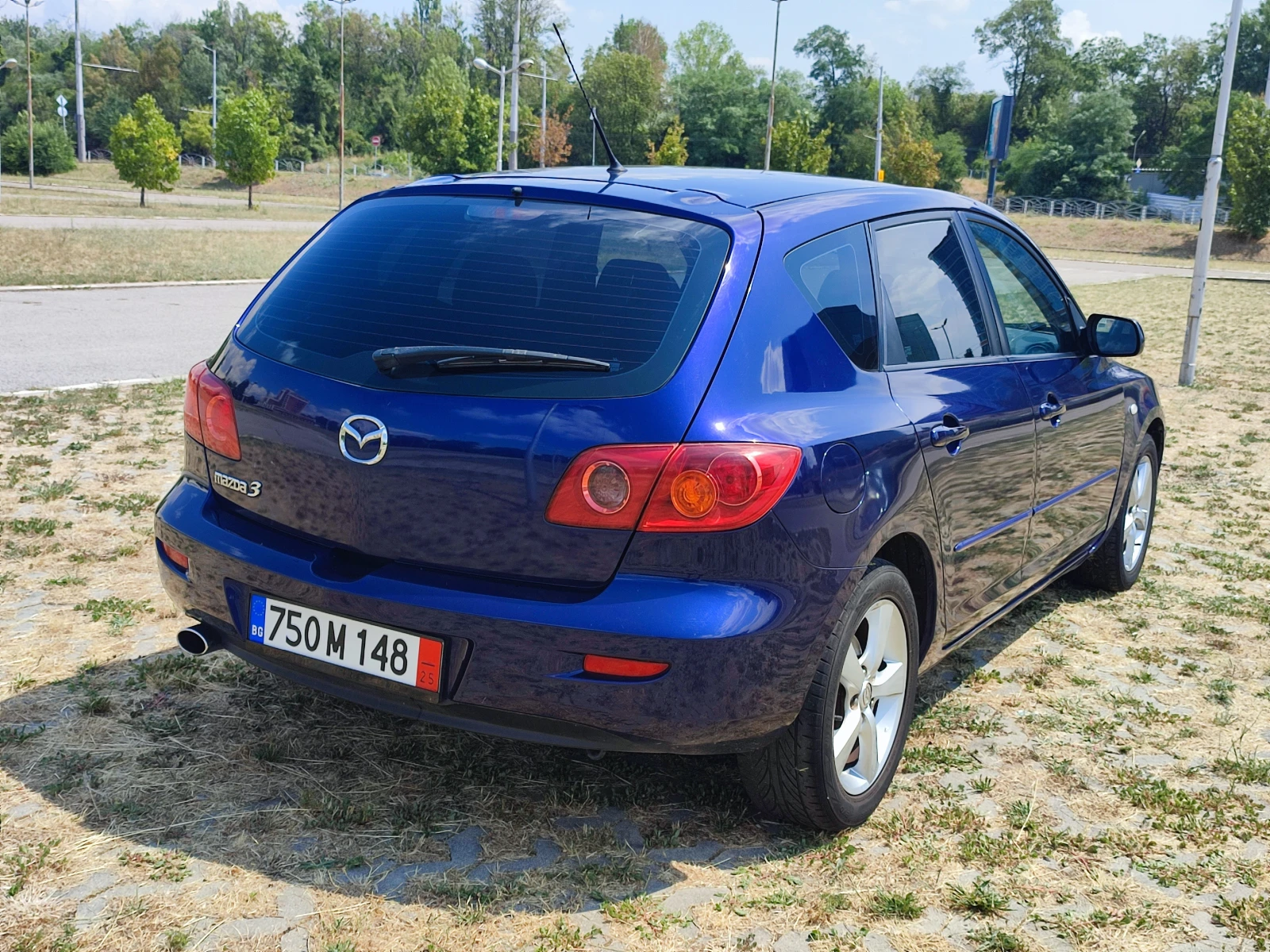 Mazda 3 1.6i-105kc-SPORT-COMFORT-АВТОМАТИК - изображение 4