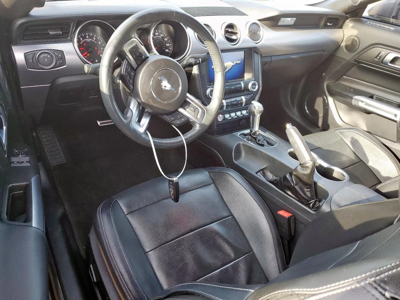 Ford Mustang GT 5.0* КОЖА* ГОЛЯМА НАВИГАЦИЯ - изображение 8