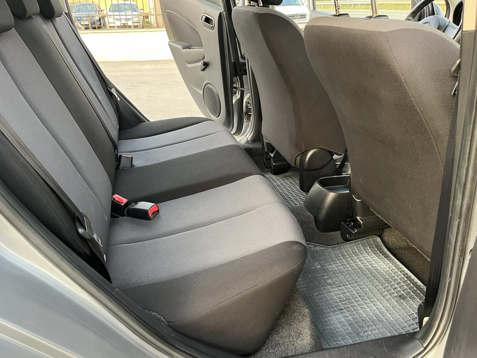 Mazda 2 137 000км 1.4I 75кс EURO 4 КЛИМАТИК - изображение 10