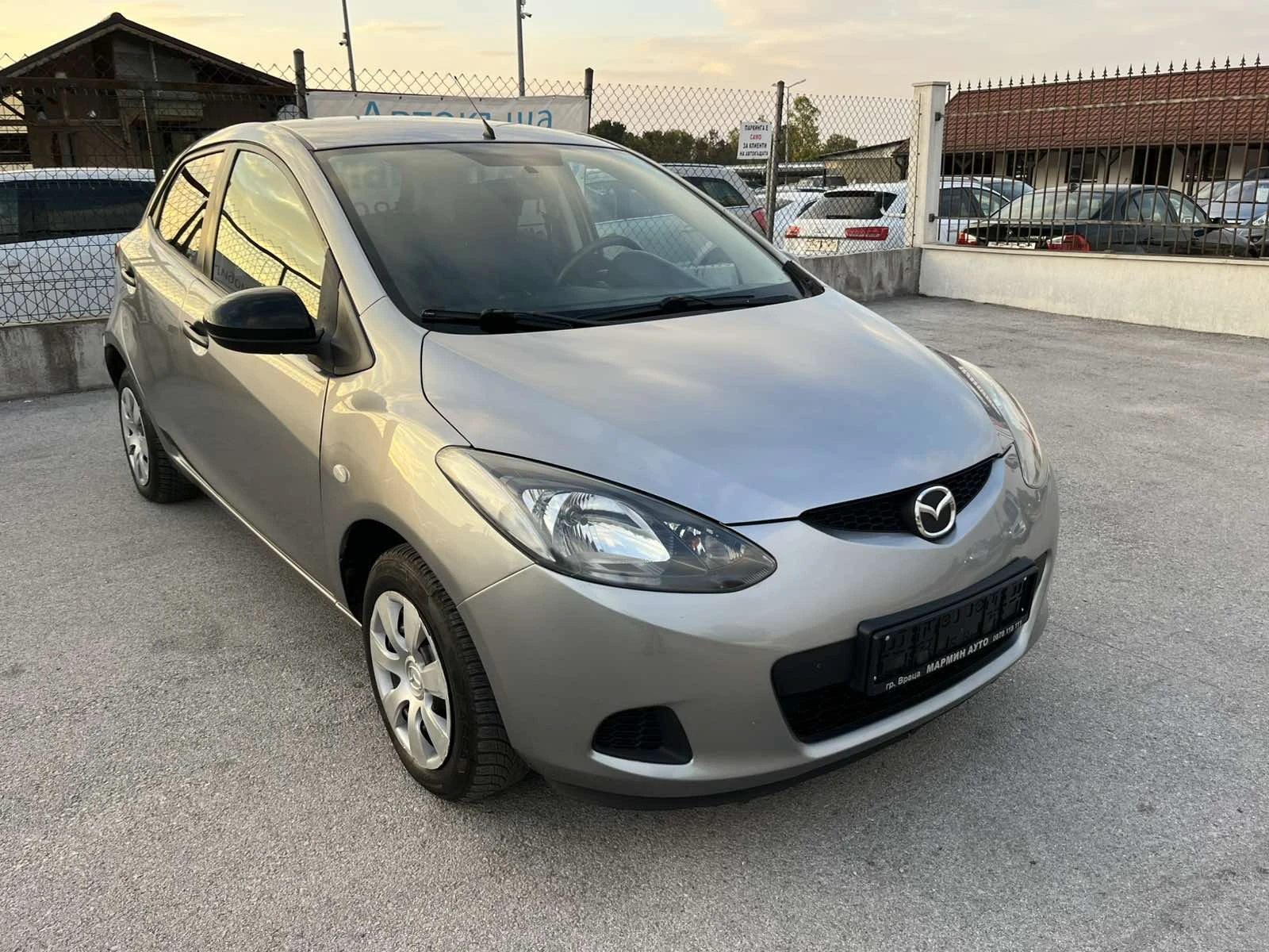 Mazda 2 137 000км 1.4I 75кс EURO 4 КЛИМАТИК - изображение 3