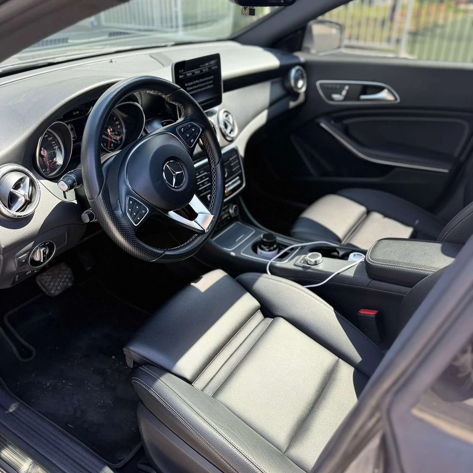 Mercedes-Benz CLA 250 4 Matic, снимка 5 - Автомобили и джипове - 52840824