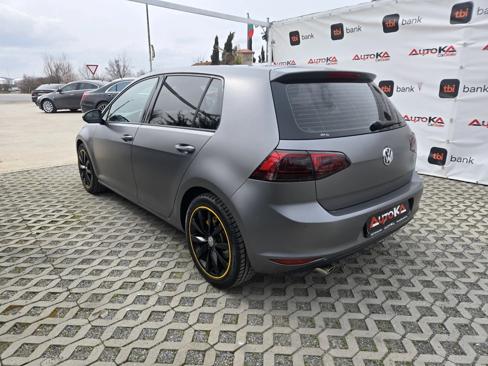 VW Golf 1.6TDI-105кс= R-LINE= АВТОМАТ= КОЖА= АВТОПИЛОТ, снимка 5 - Автомобили и джипове - 53888602