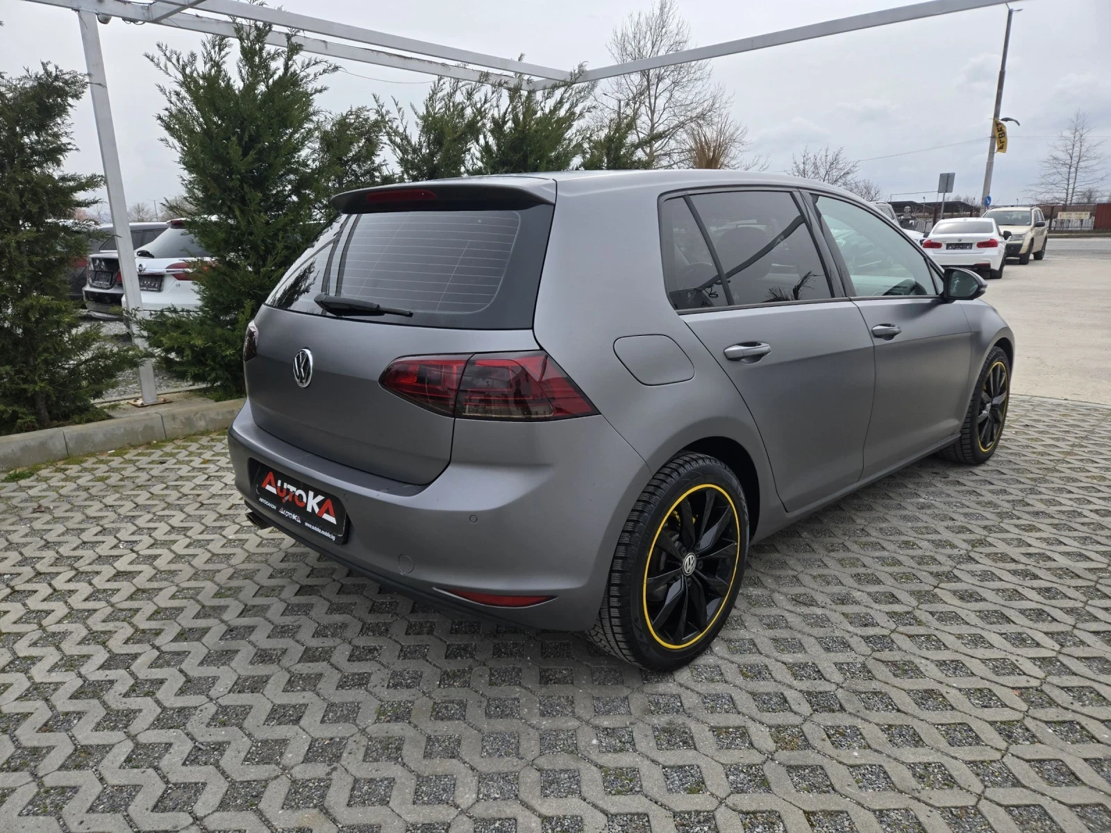 VW Golf 1.6TDI-105кс= R-LINE= АВТОМАТ= КОЖА= АВТОПИЛОТ, снимка 3 - Автомобили и джипове - 53888602