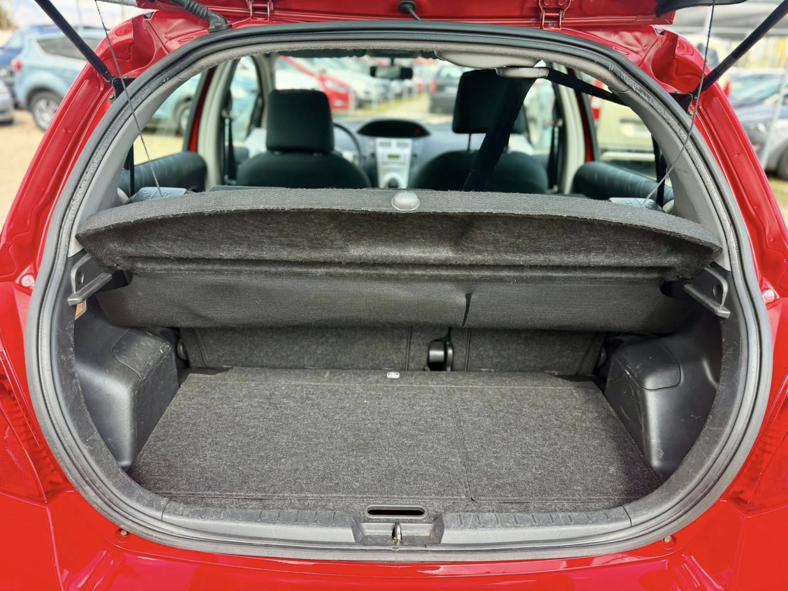 Toyota Yaris 1.0 127хил.км, снимка 16 - Автомобили и джипове - 53974460