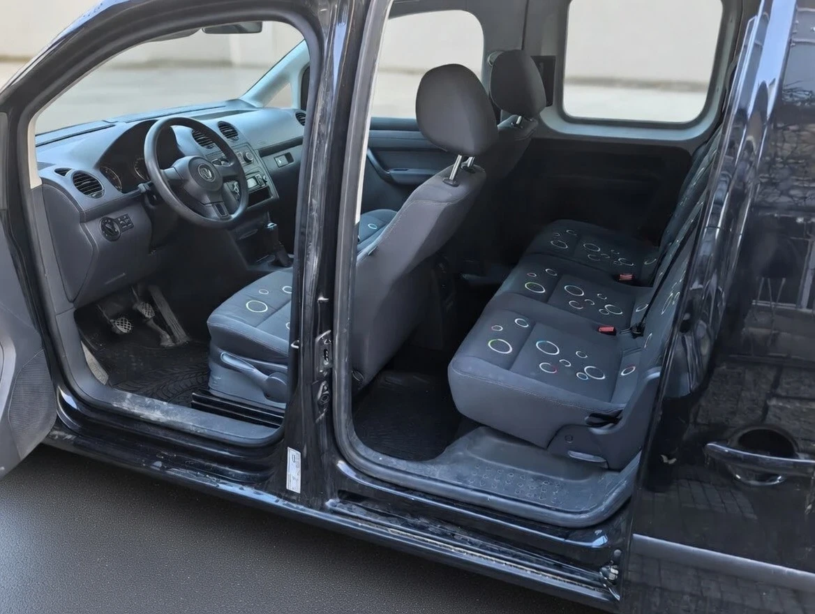 VW Caddy 1.6, снимка 7 - Автомобили и джипове - 54179712