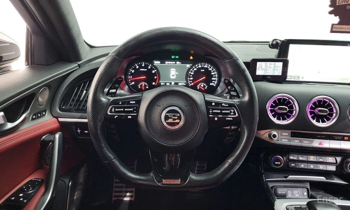 Kia Stinger, снимка 12 - Автомобили и джипове - 54541504