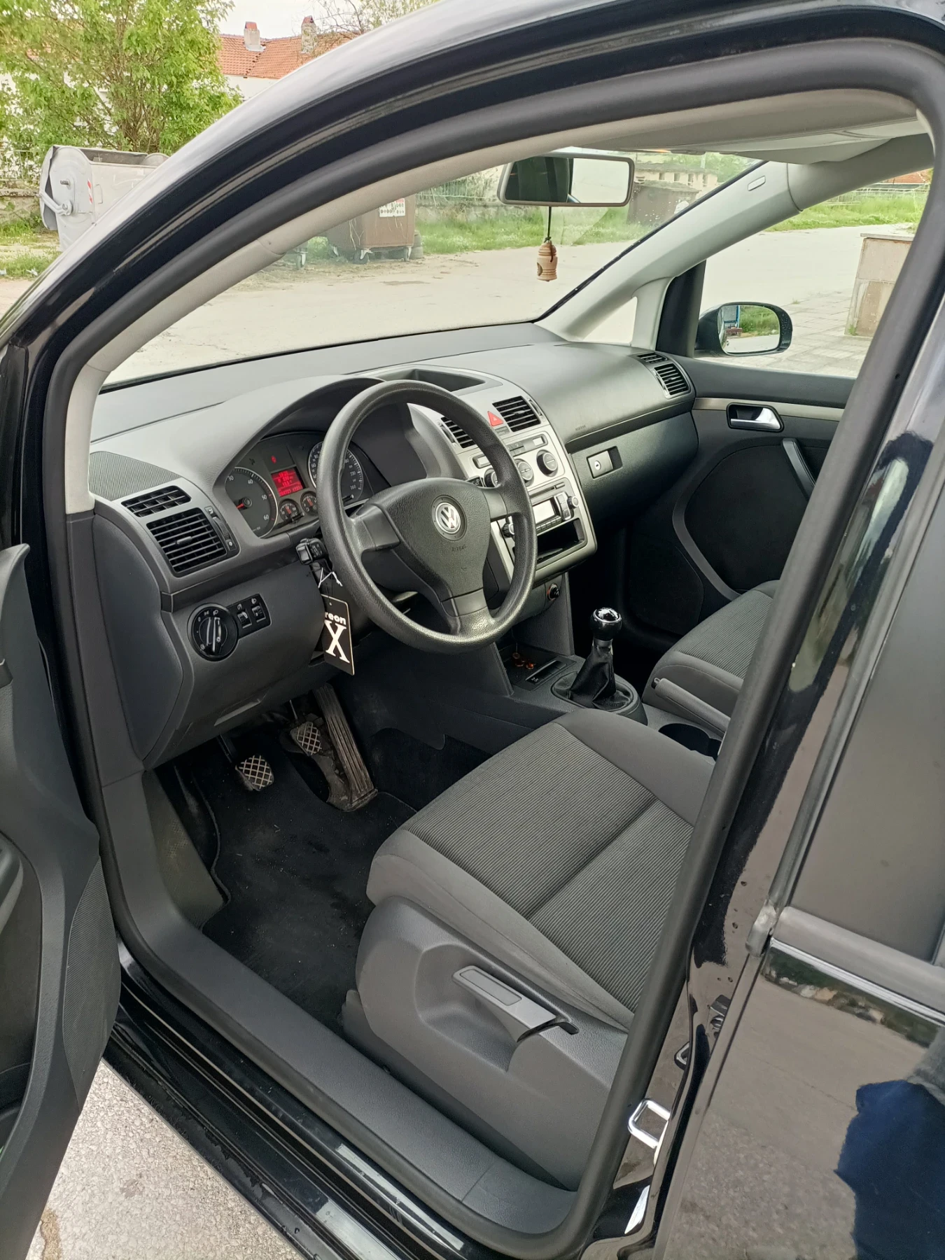 VW Touran, снимка 7 - Автомобили и джипове - 54575249