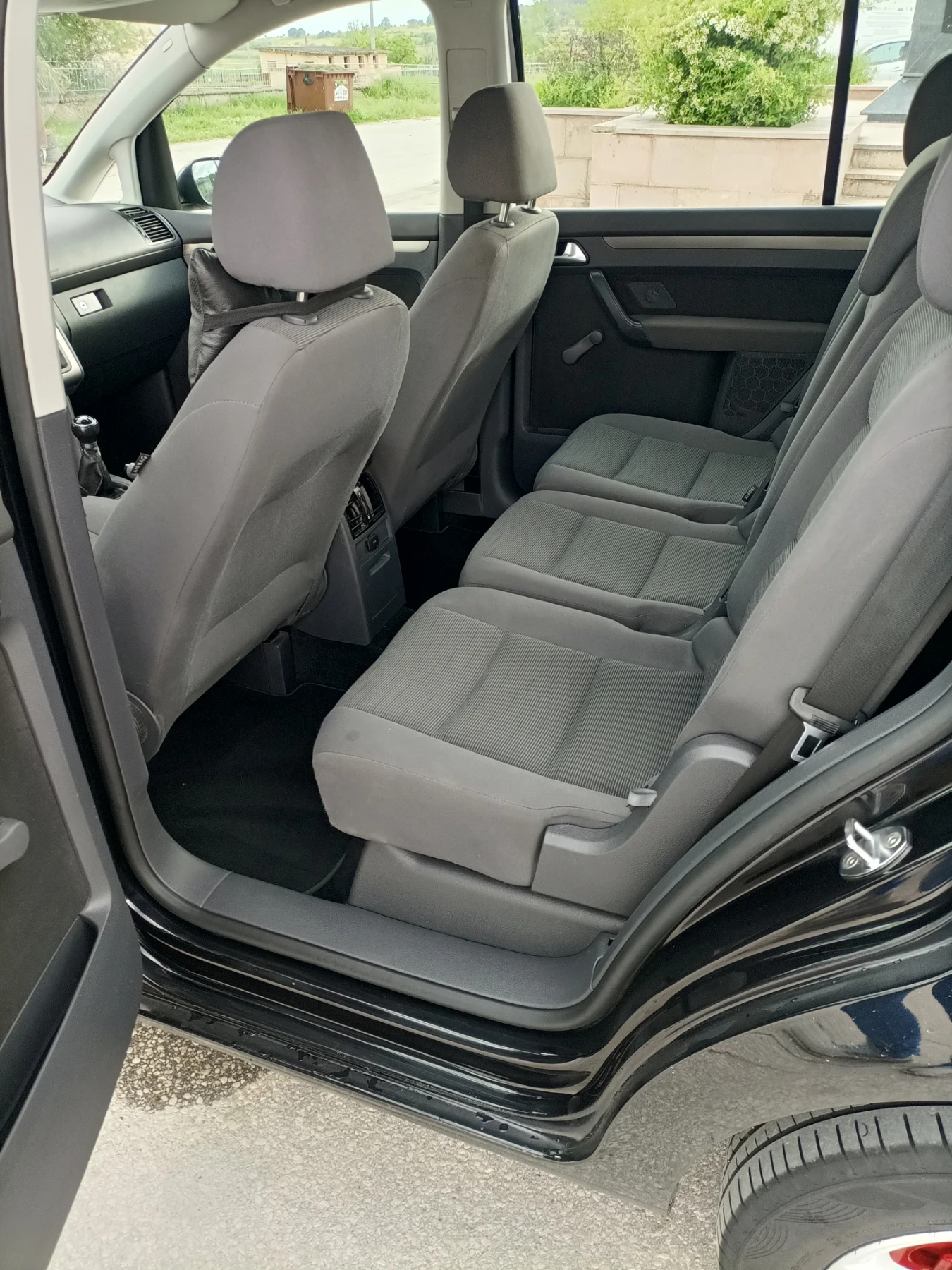 VW Touran, снимка 6 - Автомобили и джипове - 54575249