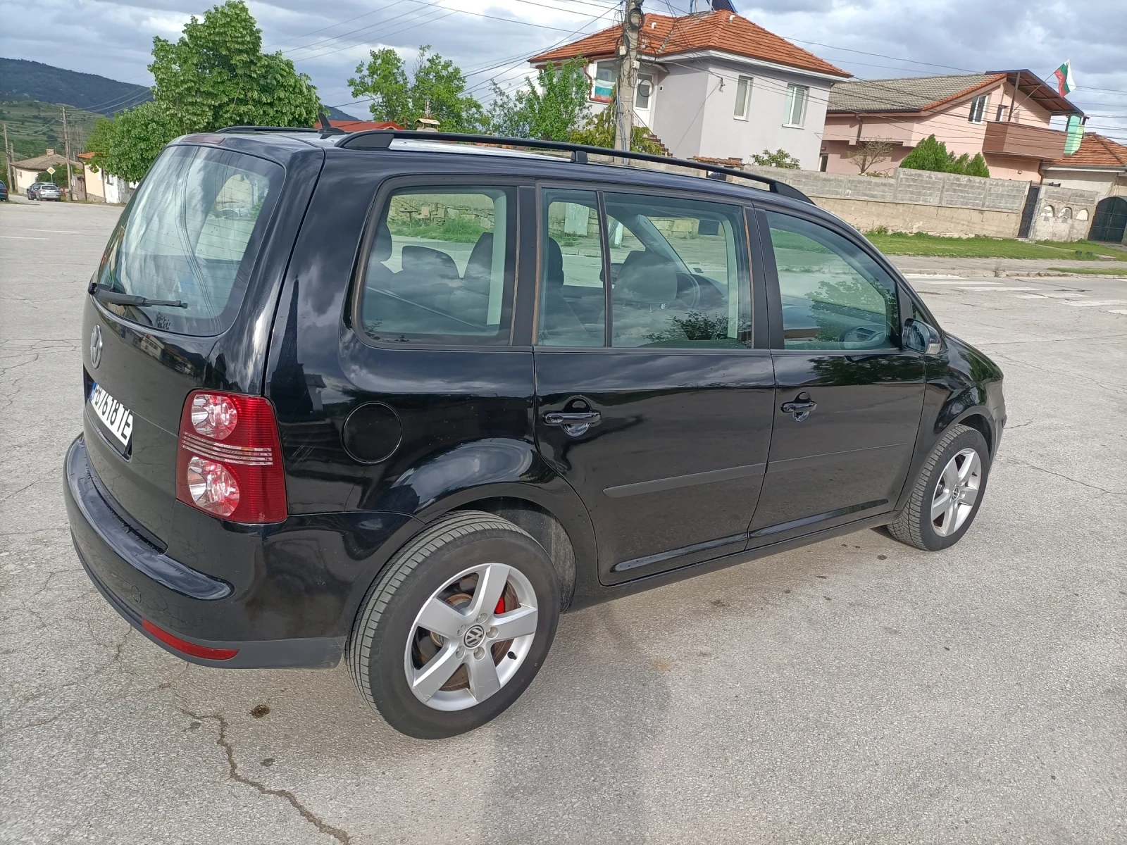 VW Touran, снимка 2 - Автомобили и джипове - 54575249