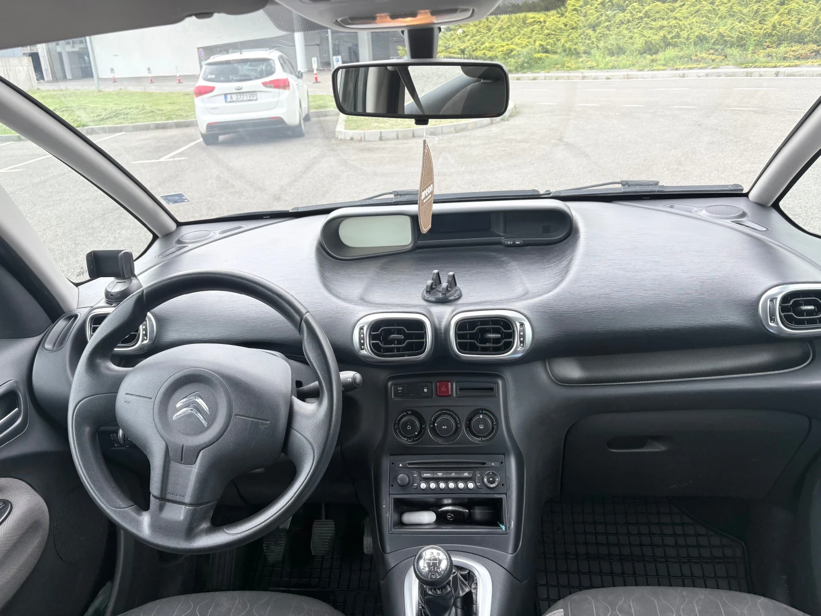 Citroen C3 Picasso 1.4, снимка 5 - Автомобили и джипове - 54630855