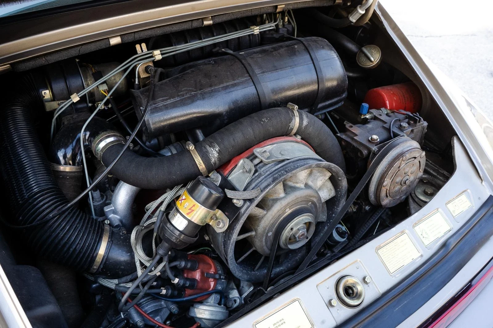 Porsche 911 SC 3.0-207ps, снимка 16 - Автомобили и джипове - 54661959