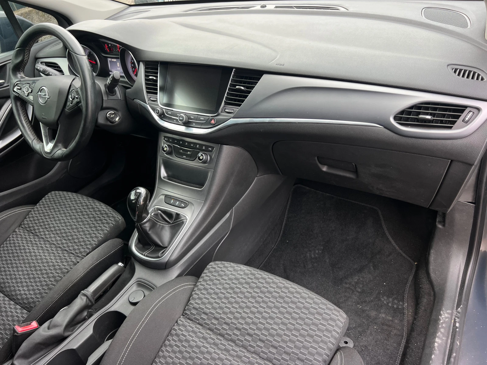 Opel Astra 1.6CDTI LED/NAVI/XENON/6sk/KLIMATRONIK/UNIKAT, снимка 13 - Автомобили и джипове - 55085373
