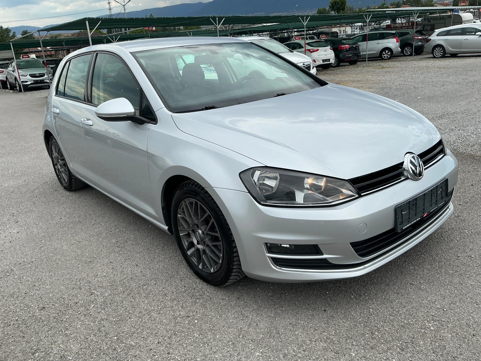 VW Golf 1.6 TDI , снимка 2 - Автомобили и джипове - 55215318
