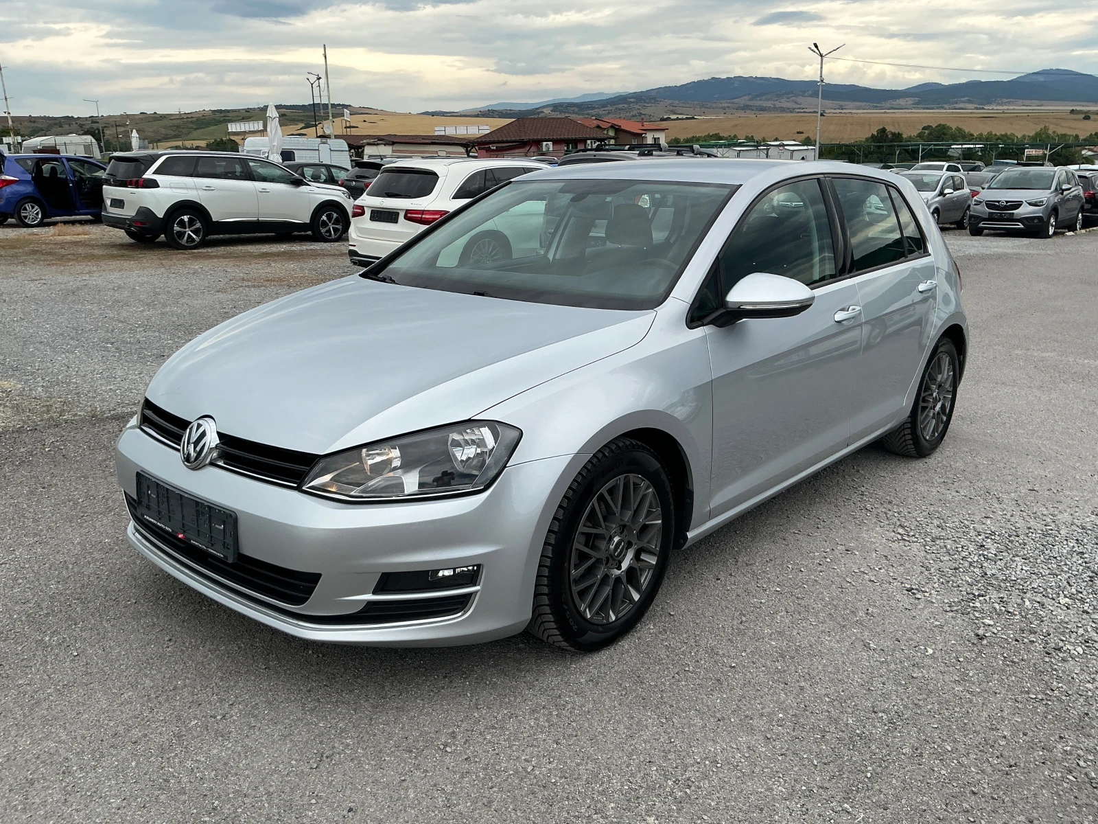 VW Golf 1.6 TDI , снимка 3 - Автомобили и джипове - 55215318