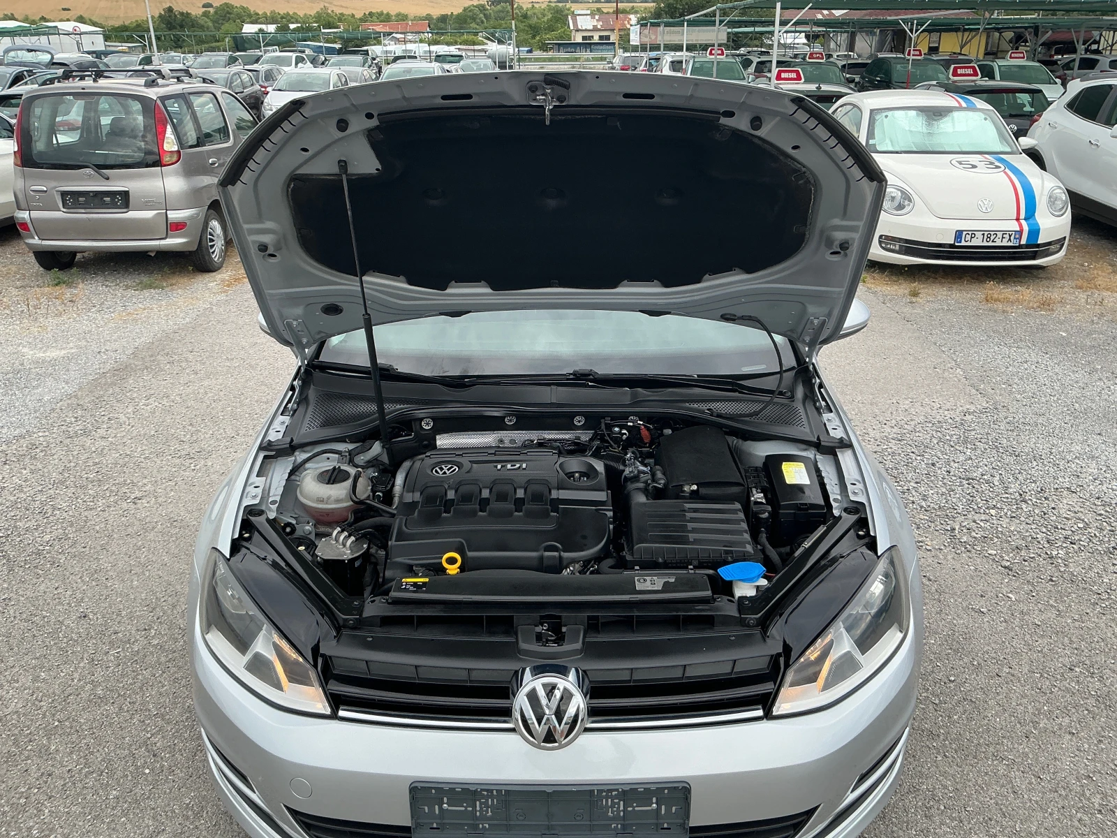 VW Golf 1.6 TDI , снимка 9 - Автомобили и джипове - 55215318