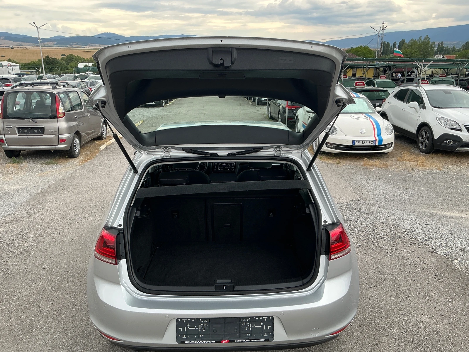 VW Golf 1.6 TDI , снимка 10 - Автомобили и джипове - 55215318