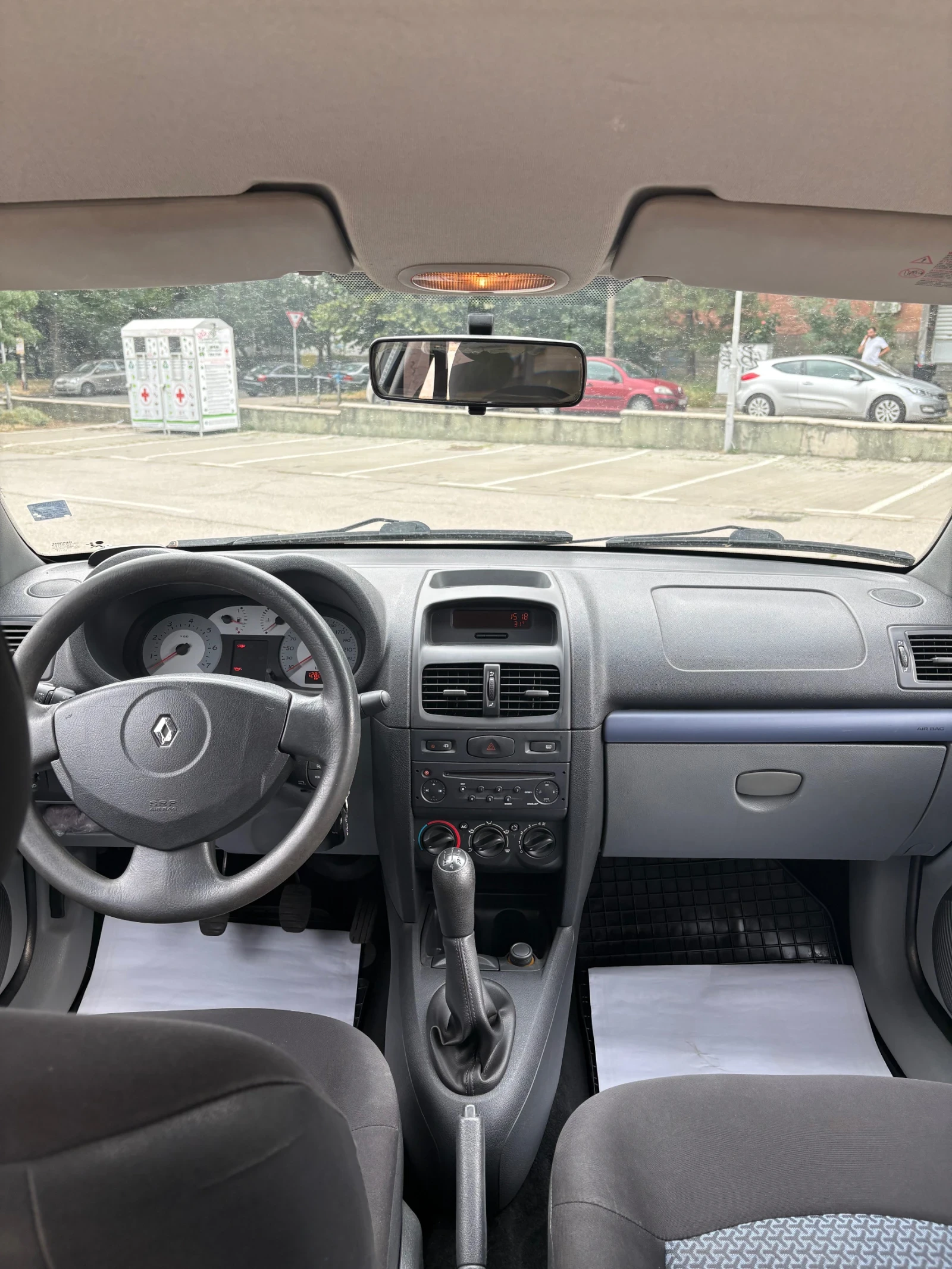 Renault Symbol, снимка 5 - Автомобили и джипове - 55266575