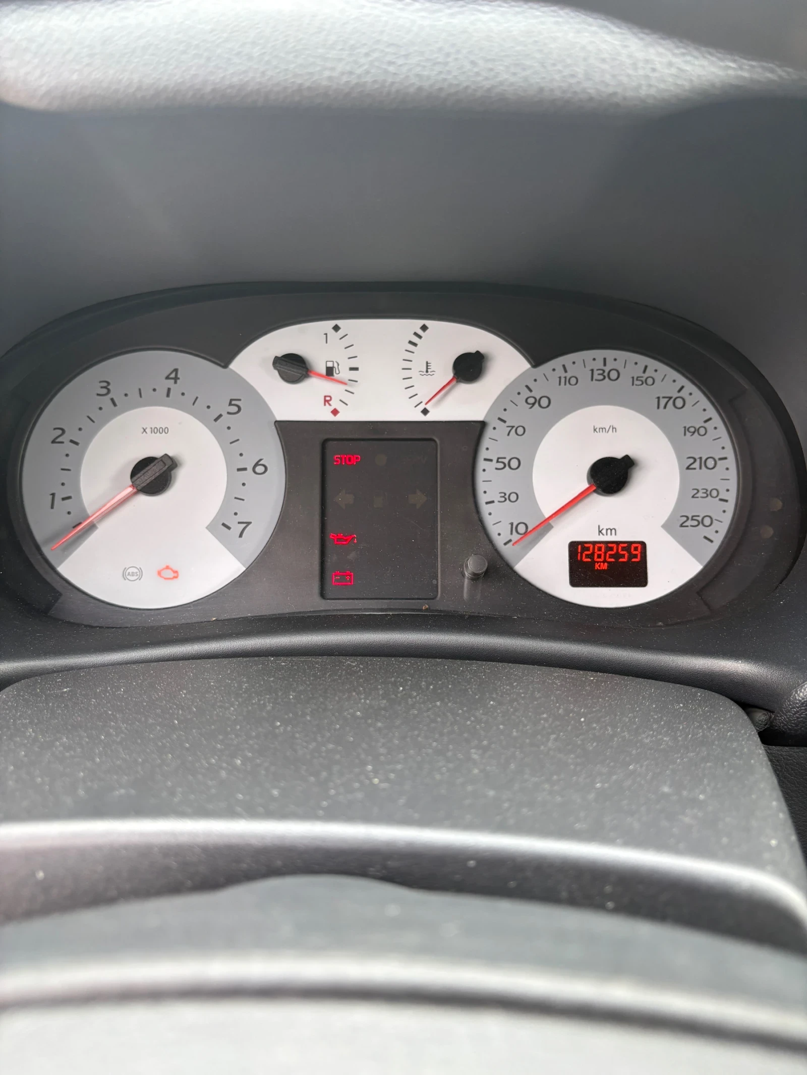 Renault Symbol, снимка 6 - Автомобили и джипове - 55266575