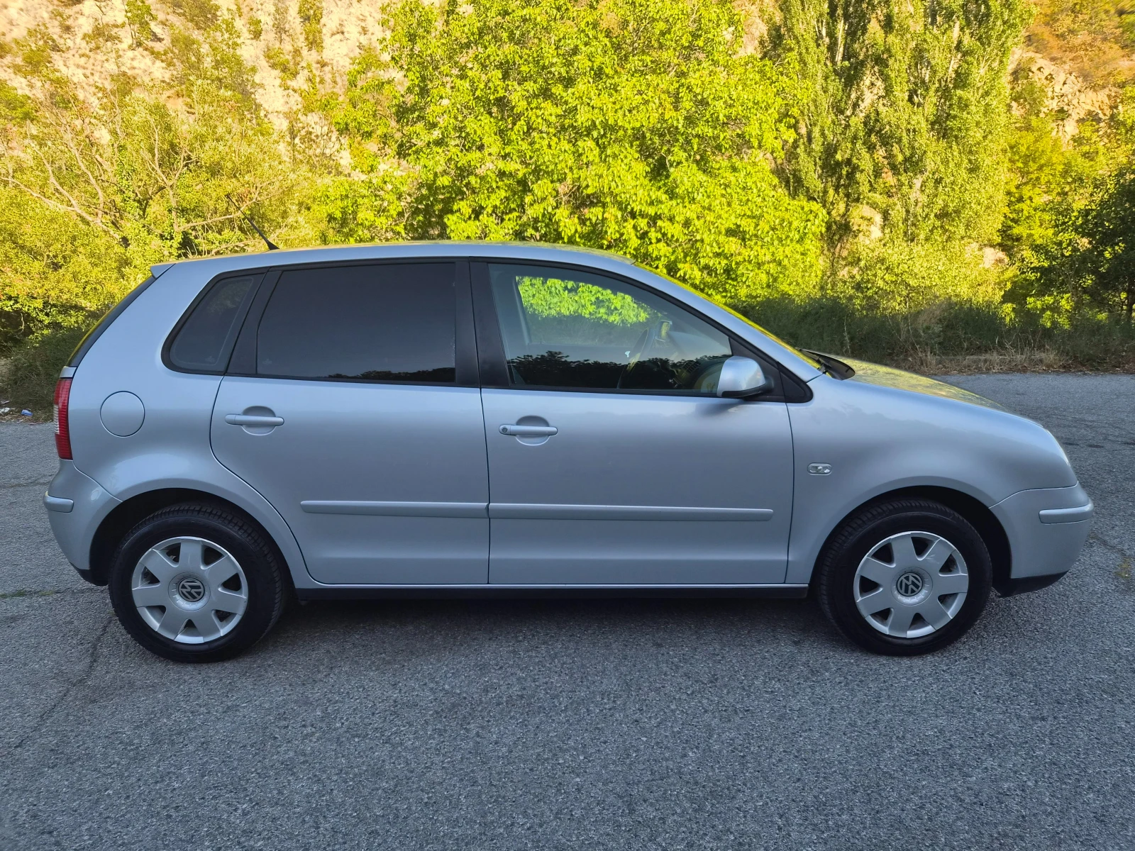 VW Polo 1.4 75k.c ТОП СЪСТОЯНИЕ, снимка 4 - Автомобили и джипове - 56092317