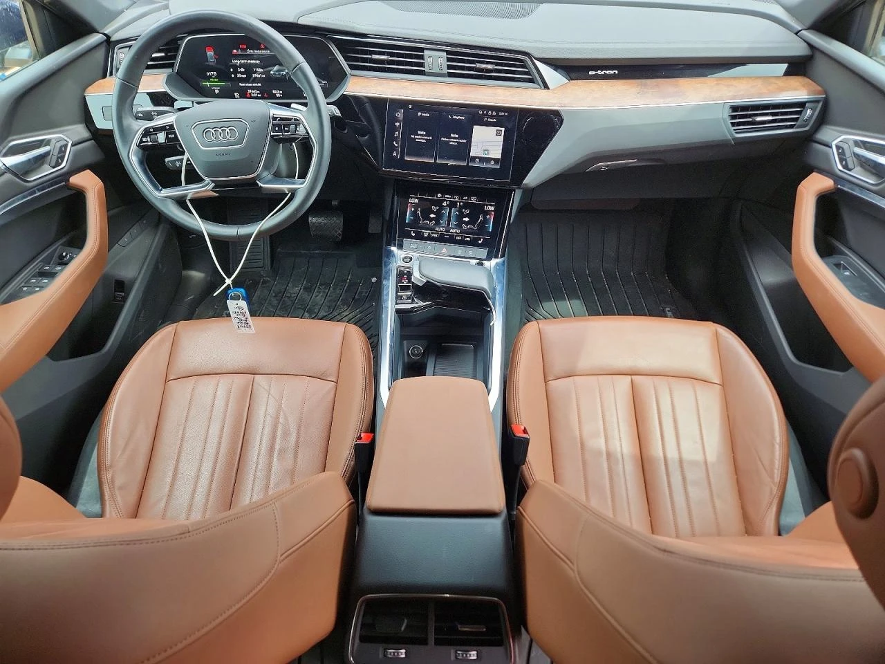 Audi E-Tron Premium, снимка 8 - Автомобили и джипове - 56618883