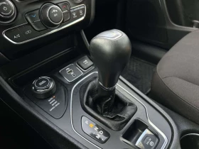 Jeep Cherokee * Sport 4x4 w/Heated Seats, Remote Start, CarPlay , снимка 15