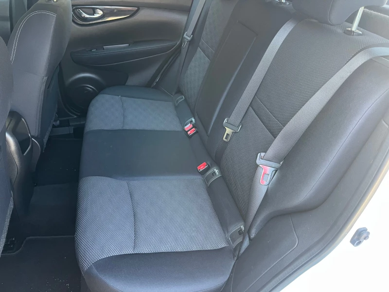 Nissan Qashqai 1.2 i 115k.c, снимка 9 - Автомобили и джипове - 51536019
