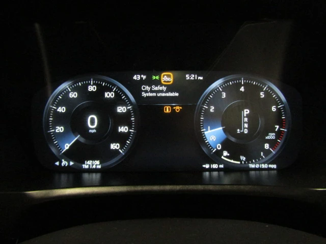 Volvo Xc90 T6 Momentum/1Собственик/Панорама/Кемера/Кейлес, снимка 10 - Автомобили и джипове - 52627791