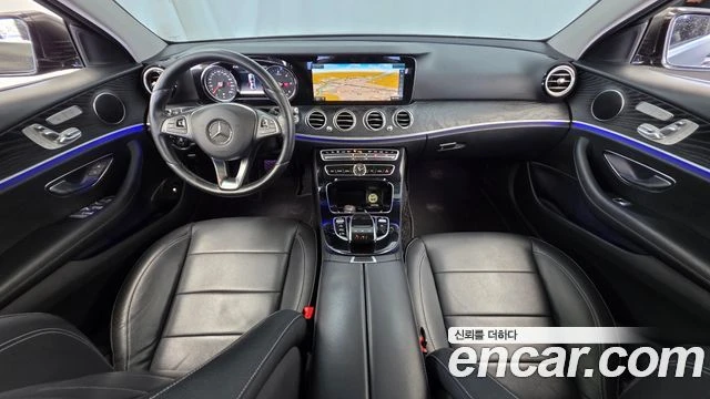 Mercedes-Benz E 220 | TOP SERVICE , снимка 7 - Автомобили и джипове - 55538160