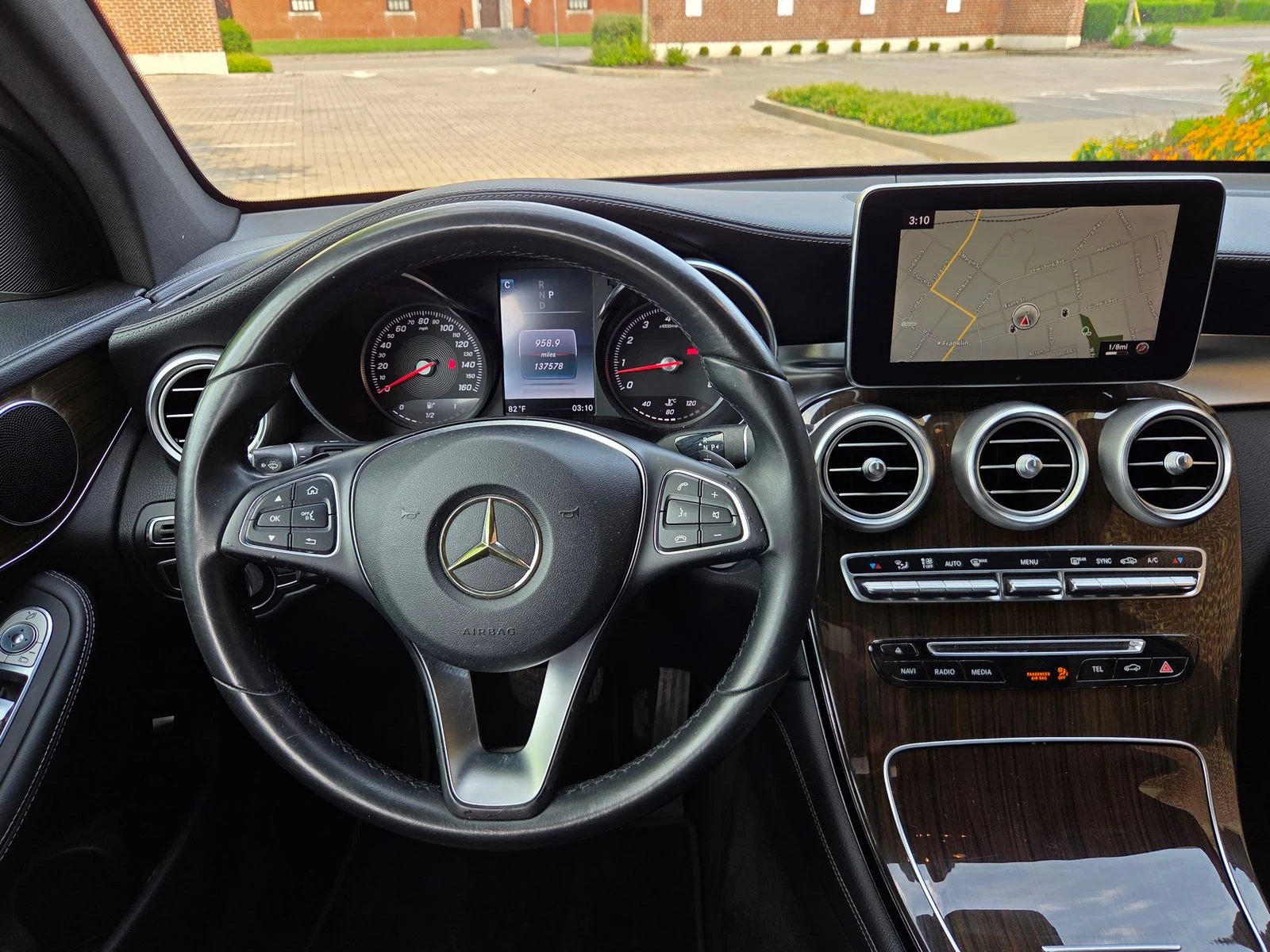 Mercedes-Benz GLC 300 DESIGNO* MB-TEX* KEYLESS* ОБДУХ* ПОДГРЕВ* КАМЕРА*  - изображение 6
