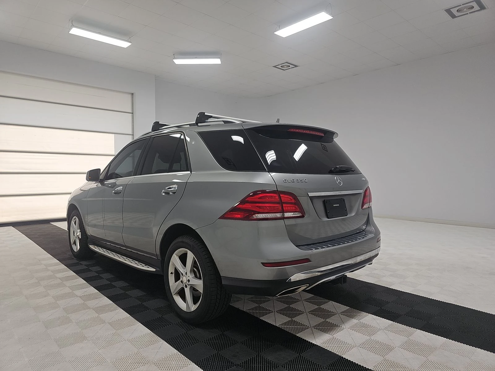 Mercedes-Benz GLE 350 4MATIC - изображение 4