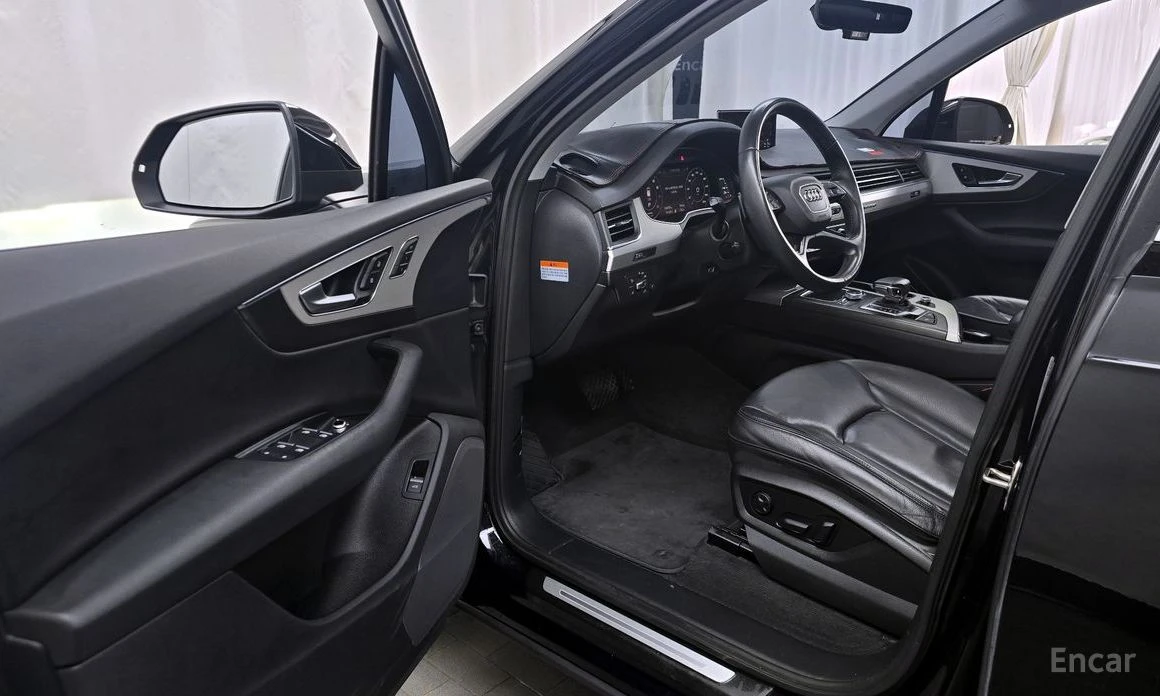 Audi Q7 45 TFSI Quatro* PANO* КОЖА* ПОДГРЕВ* НАВИ* , снимка 9 - Автомобили и джипове - 54102061