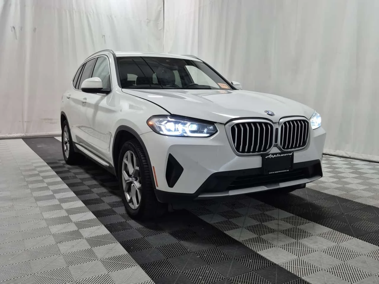 BMW X3 XDRIVE30I| PANO| AMBIENT| 2 КЛЮЧА| CARFAX| , снимка 2 - Автомобили и джипове - 54219592