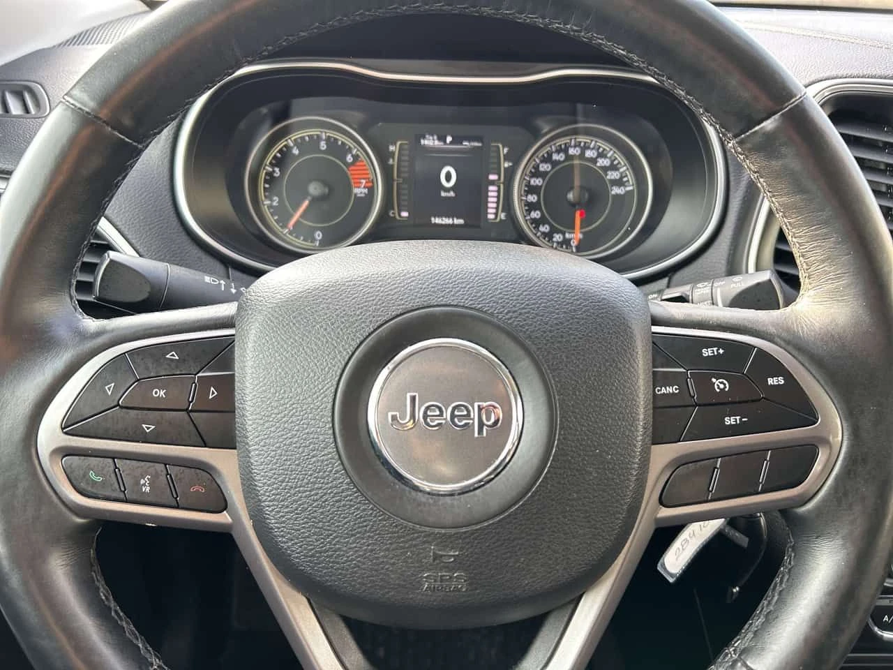 Jeep Cherokee * Sport 4x4 w/Heated Seats, Remote Start, CarPlay , снимка 12 - Автомобили и джипове - 54947872