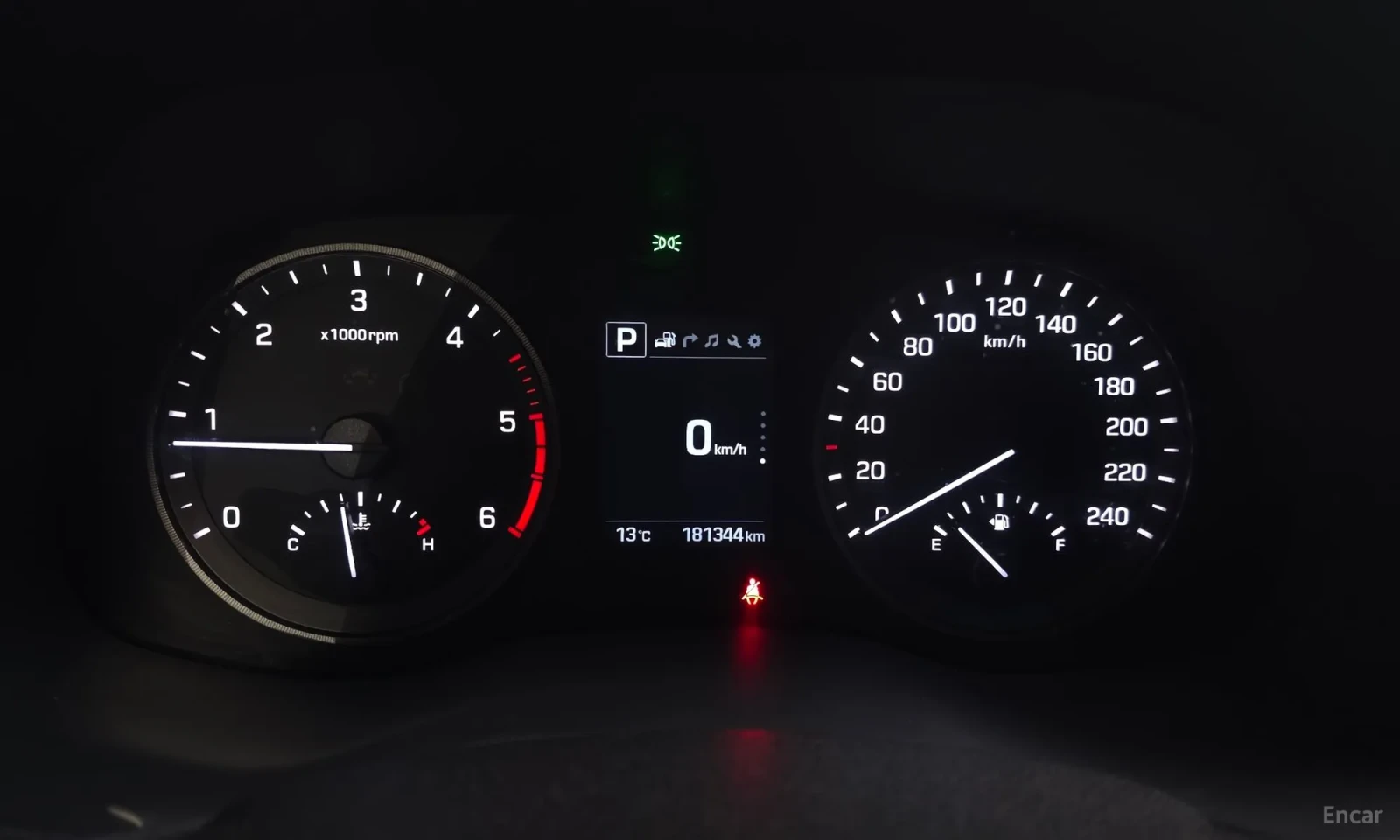 Hyundai Tucson, снимка 8 - Автомобили и джипове - 55193359