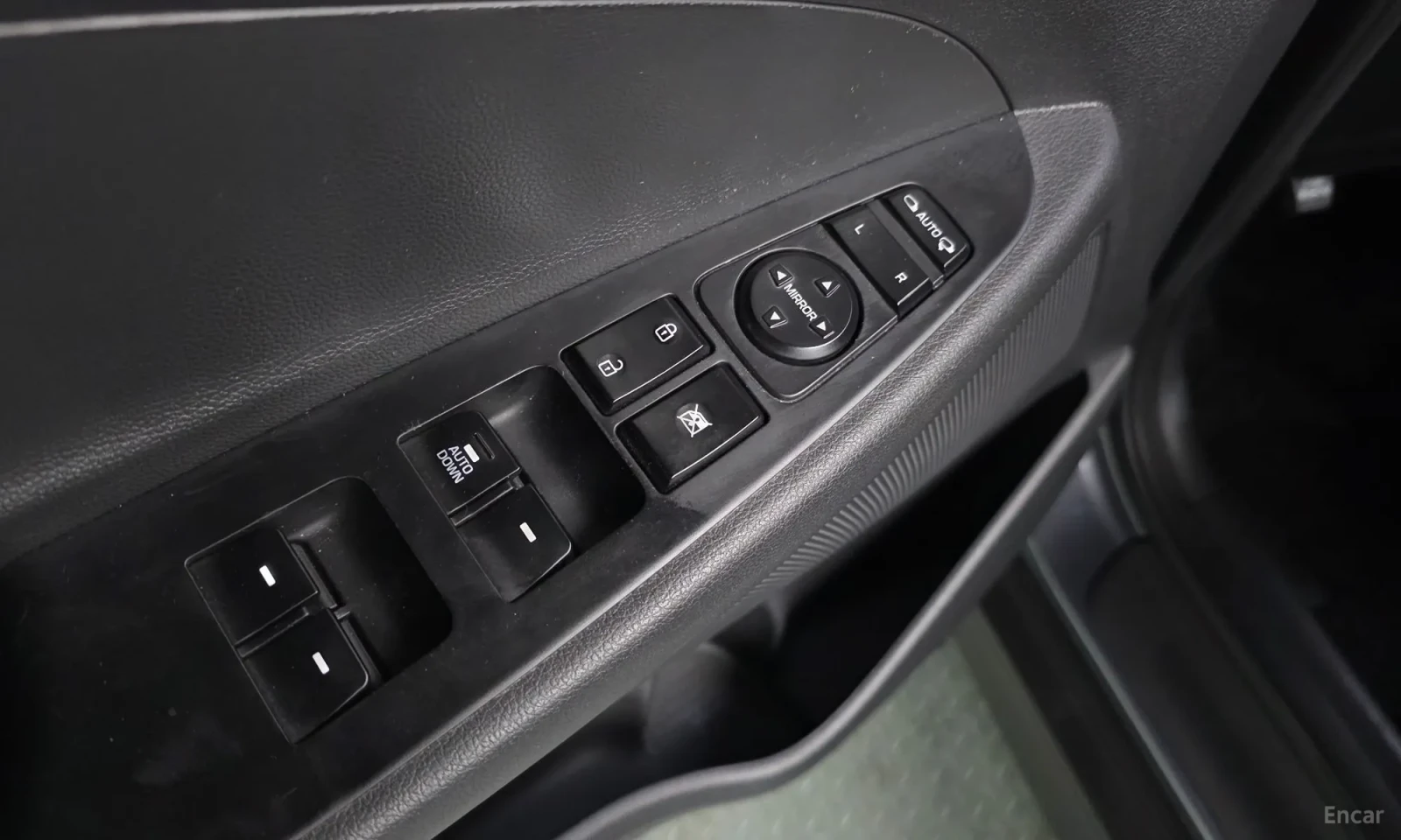 Hyundai Tucson, снимка 16 - Автомобили и джипове - 55193359