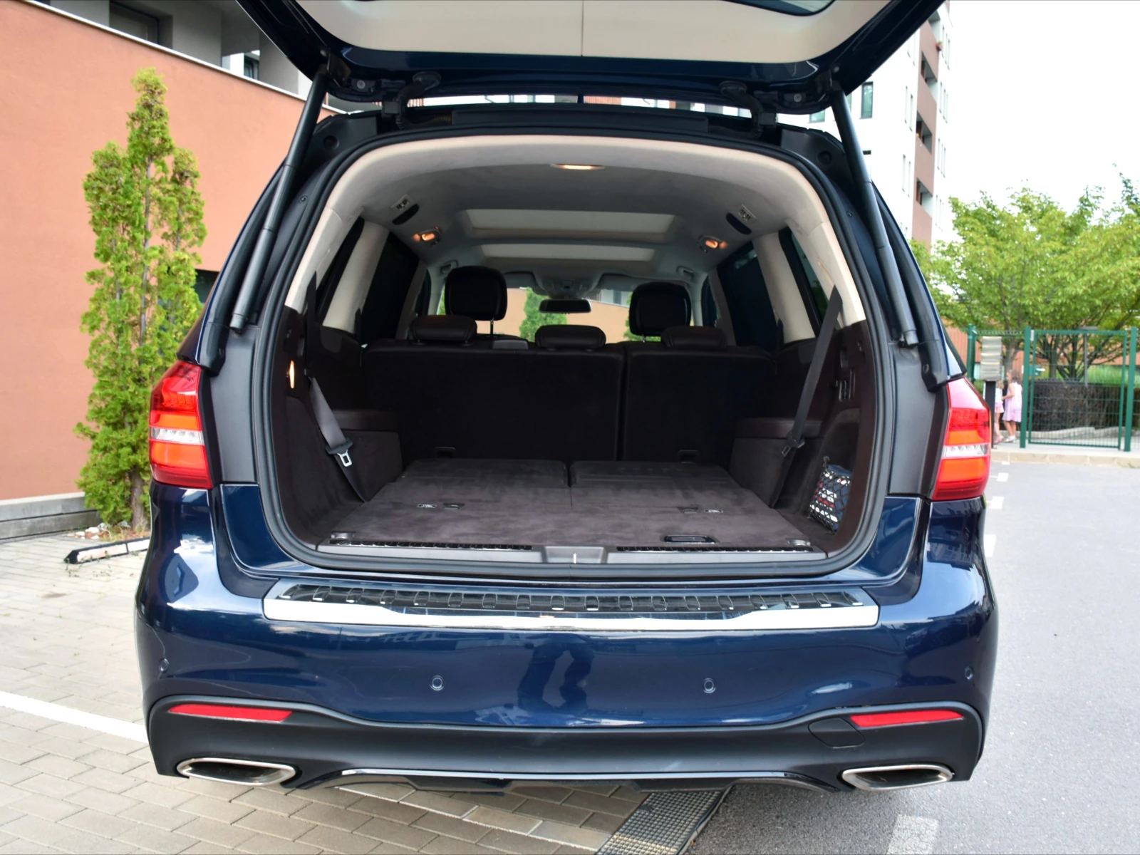 Mercedes-Benz GLS 500 4MATIC, V8, Designo, AMG/Night, Distronic+ , 360 ,, снимка 7 - Автомобили и джипове - 55336041