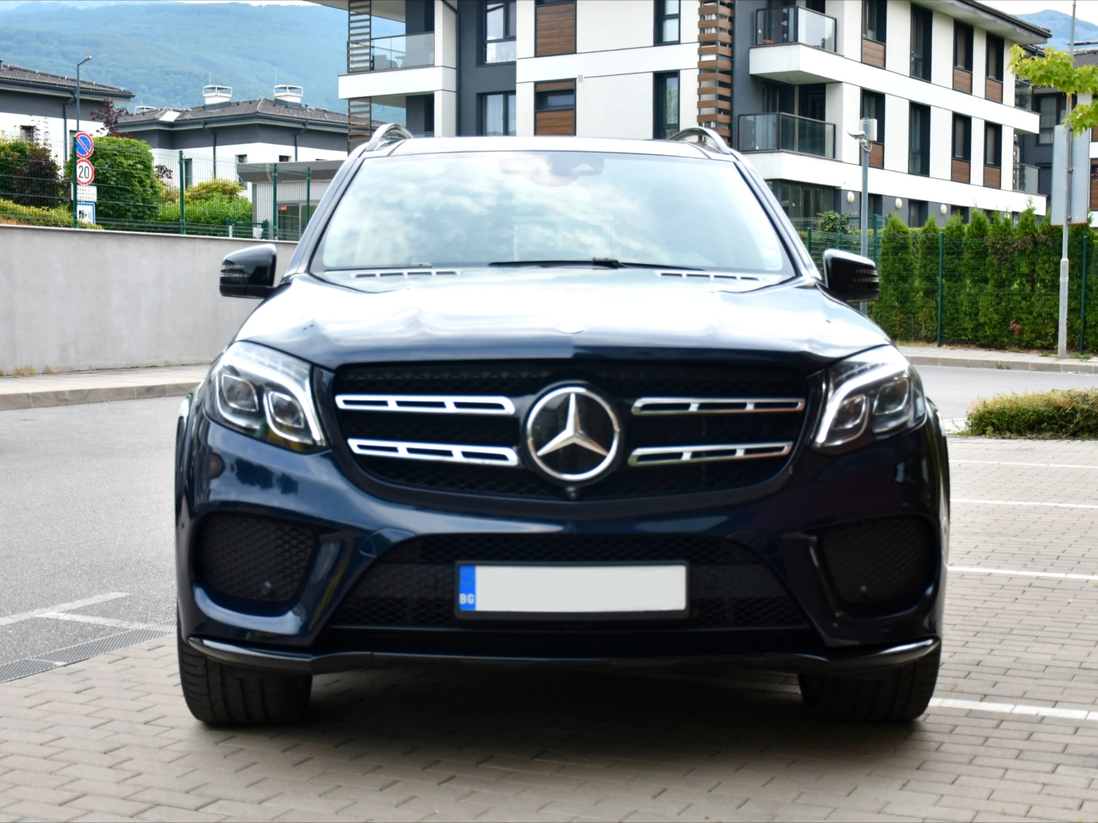 Mercedes-Benz GLS 500 4MATIC, V8, Designo, AMG/Night, Distronic+ , 360 ,, снимка 4 - Автомобили и джипове - 55336041