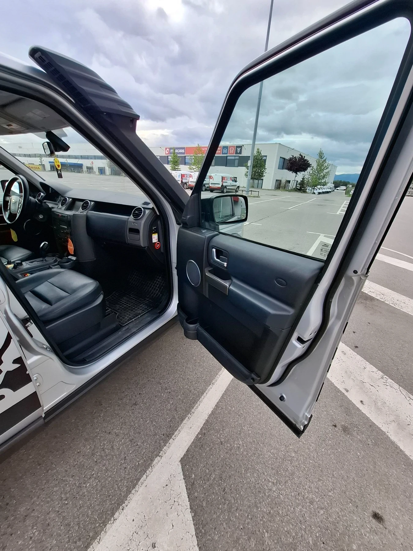Land Rover Discovery, снимка 4 - Автомобили и джипове - 55653664