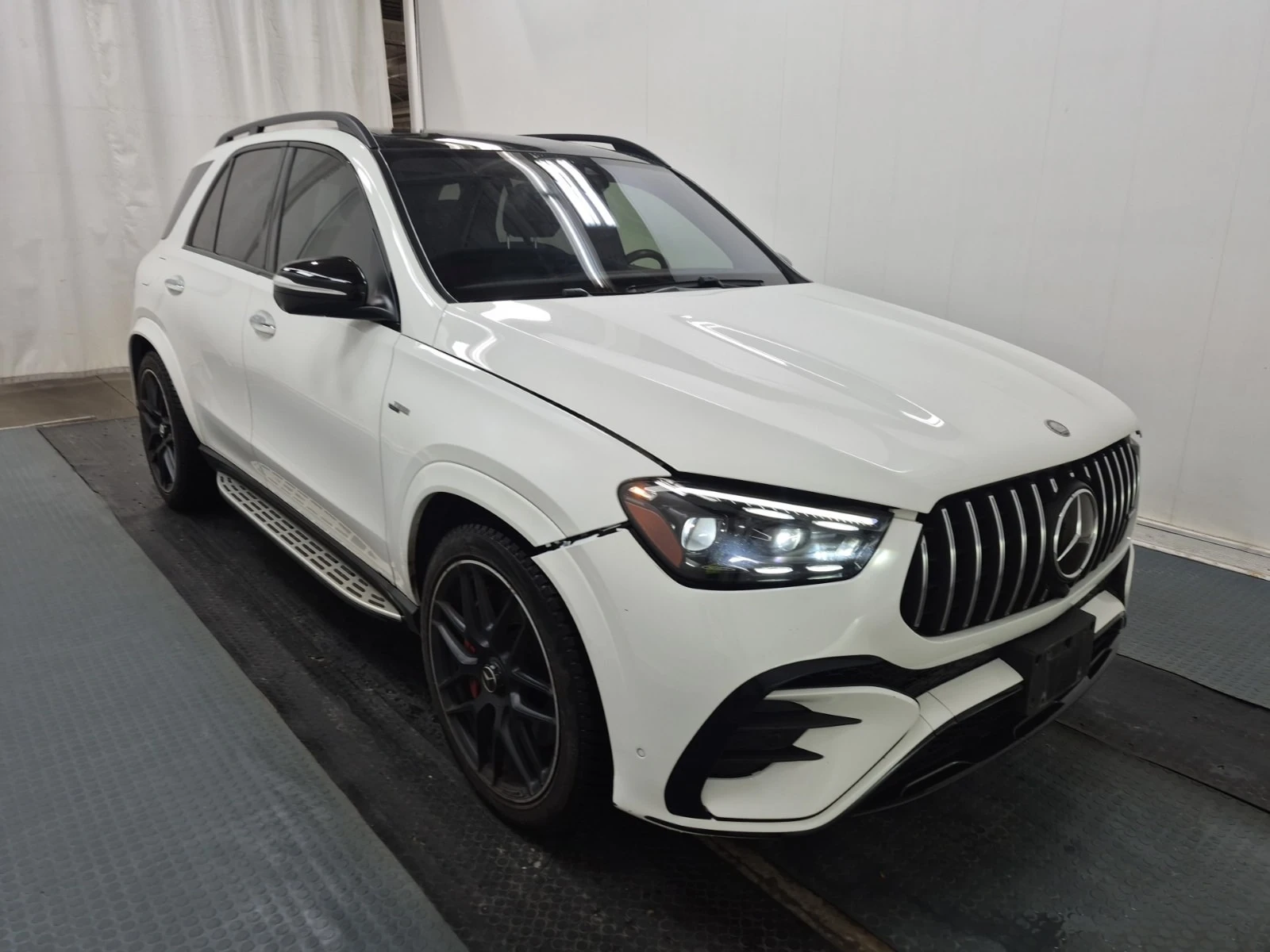 Mercedes-Benz GLE * AMG 53* CARFAX* АВТОКРЕДИТ БЕЗ ПЪРВОНАЧАЛНА ВНОС, снимка 2 - Автомобили и джипове - 55803032
