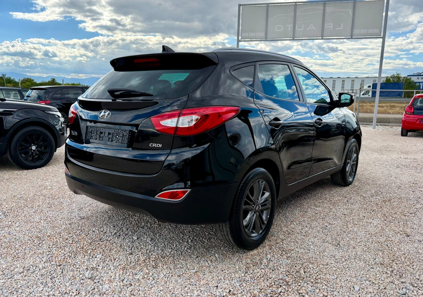 Hyundai IX35 1.7CRDI* КОЖА* НАВИ* ПОДГРЕВ* ПАНОРАМА* С.ИСТОРИЯ, снимка 4 - Автомобили и джипове - 56199656