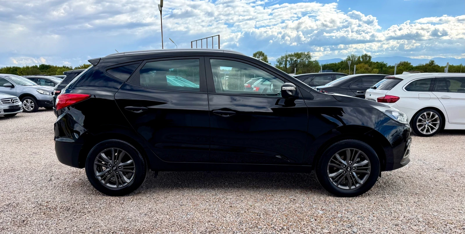Hyundai IX35 1.7CRDI* КОЖА* НАВИ* ПОДГРЕВ* ПАНОРАМА* С.ИСТОРИЯ, снимка 6 - Автомобили и джипове - 56199656