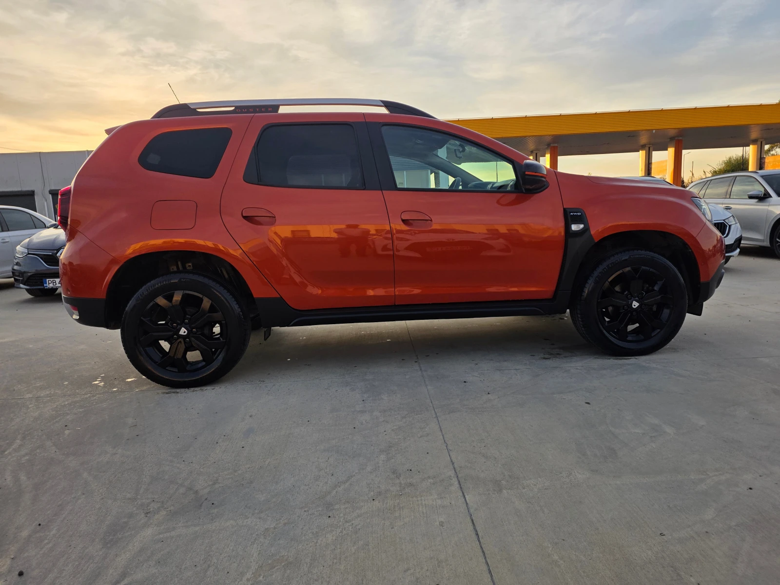 Dacia Duster 1.5DCI-6ск, снимка 6 - Автомобили и джипове - 56600333