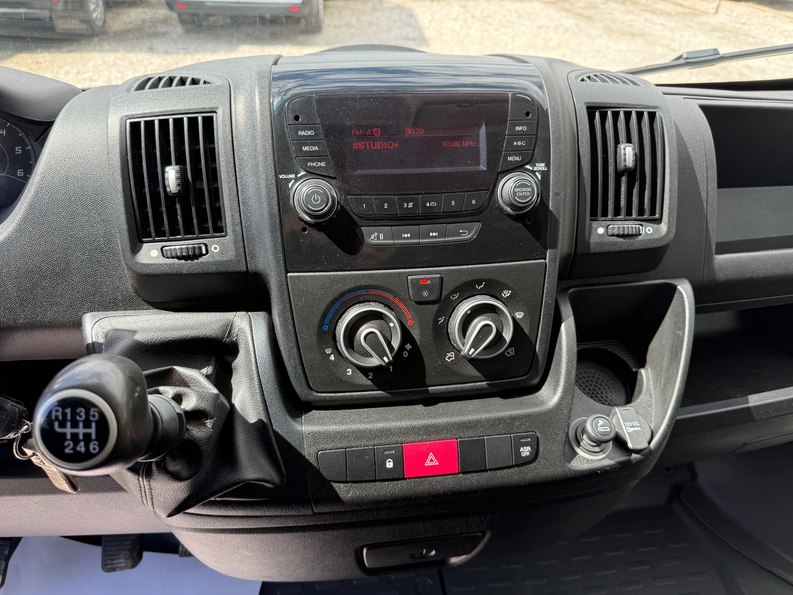 Peugeot Boxer 2.0 163кс. МАКСИ EURO6B, снимка 11 - Бусове и автобуси - 54080103