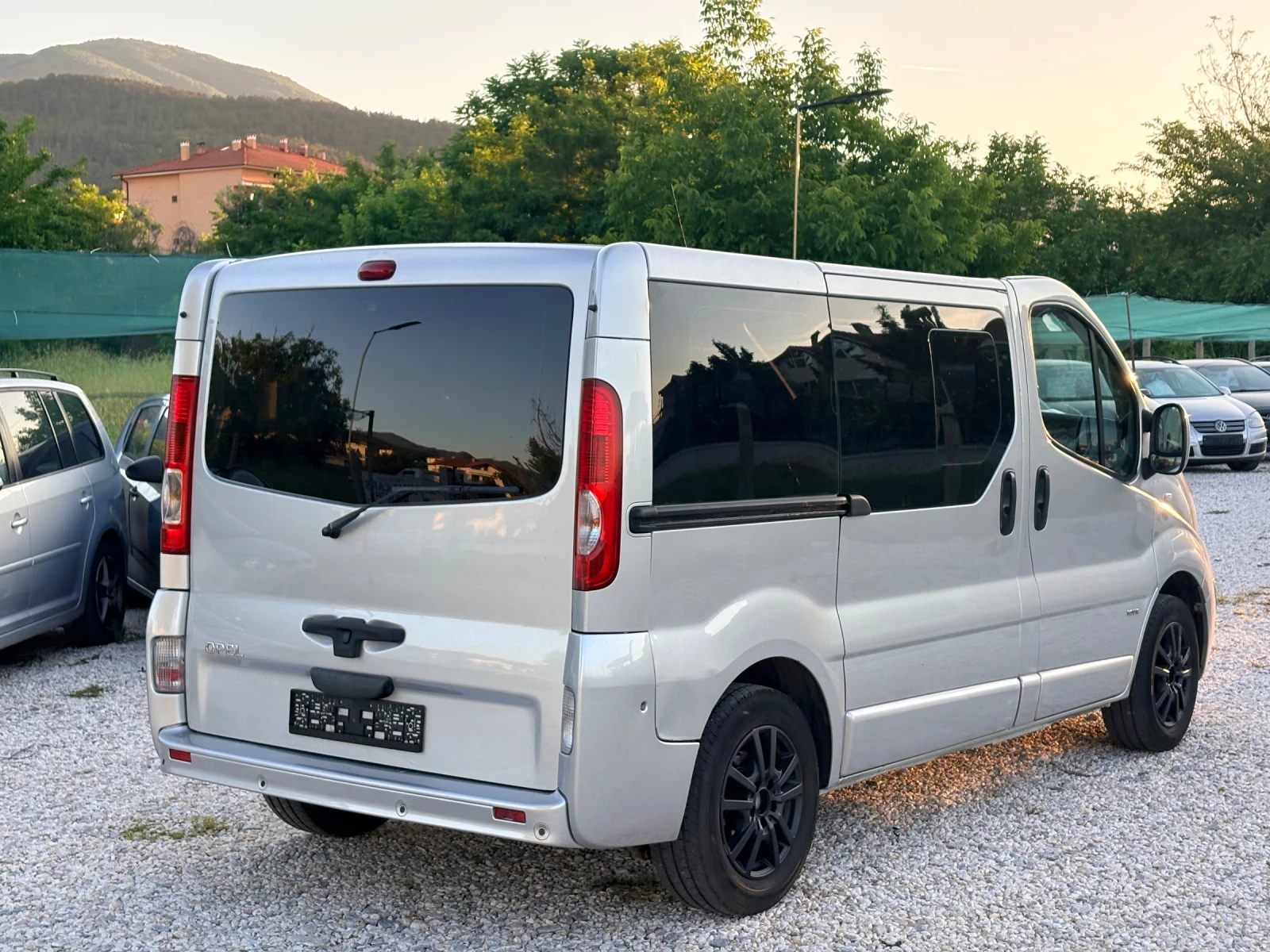 Opel Vivaro 6+ 1, снимка 8 - Бусове и автобуси - 54715943